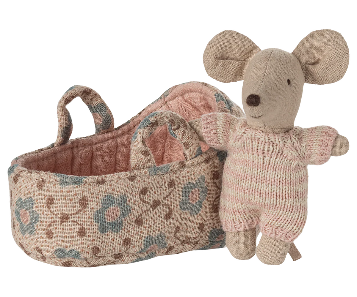 Maileg Carrycot Girl